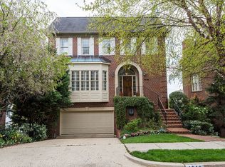 4612 Charleston Ter NW, Washington, DC 20007