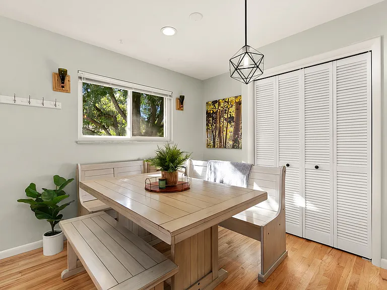 228 Clover Ln #UP — Photo 6