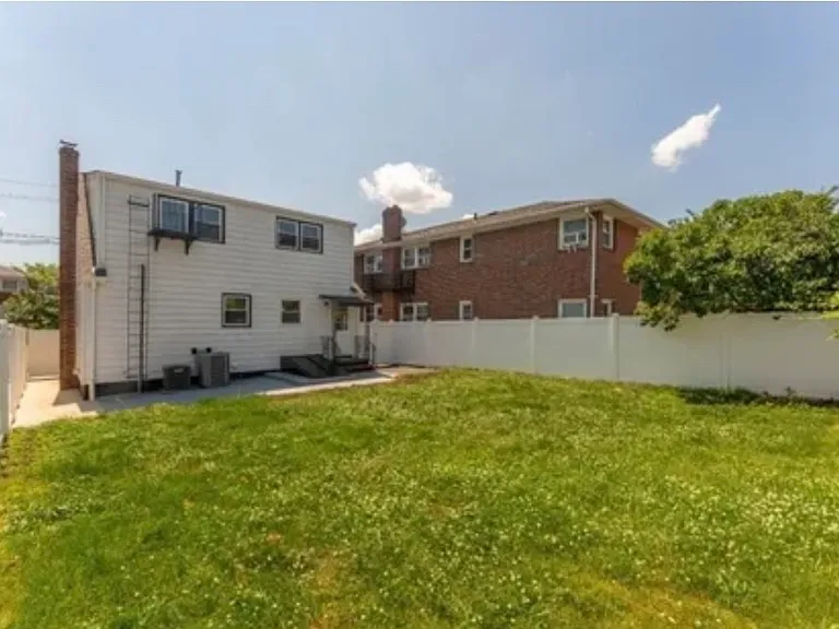 323 S Wood Ave #1 — Photo 10