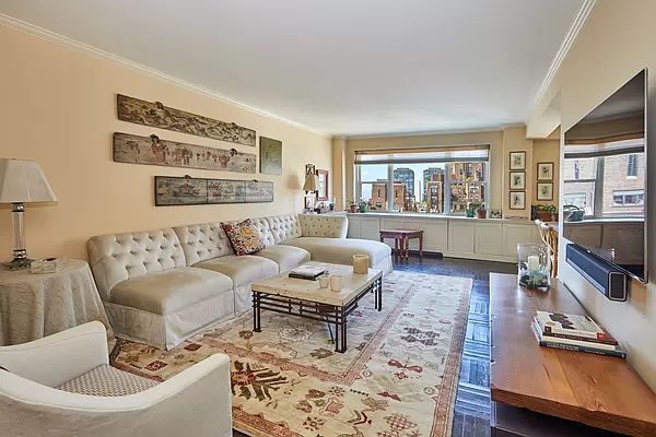 1st image of 415 E 52nd St APT 15BC