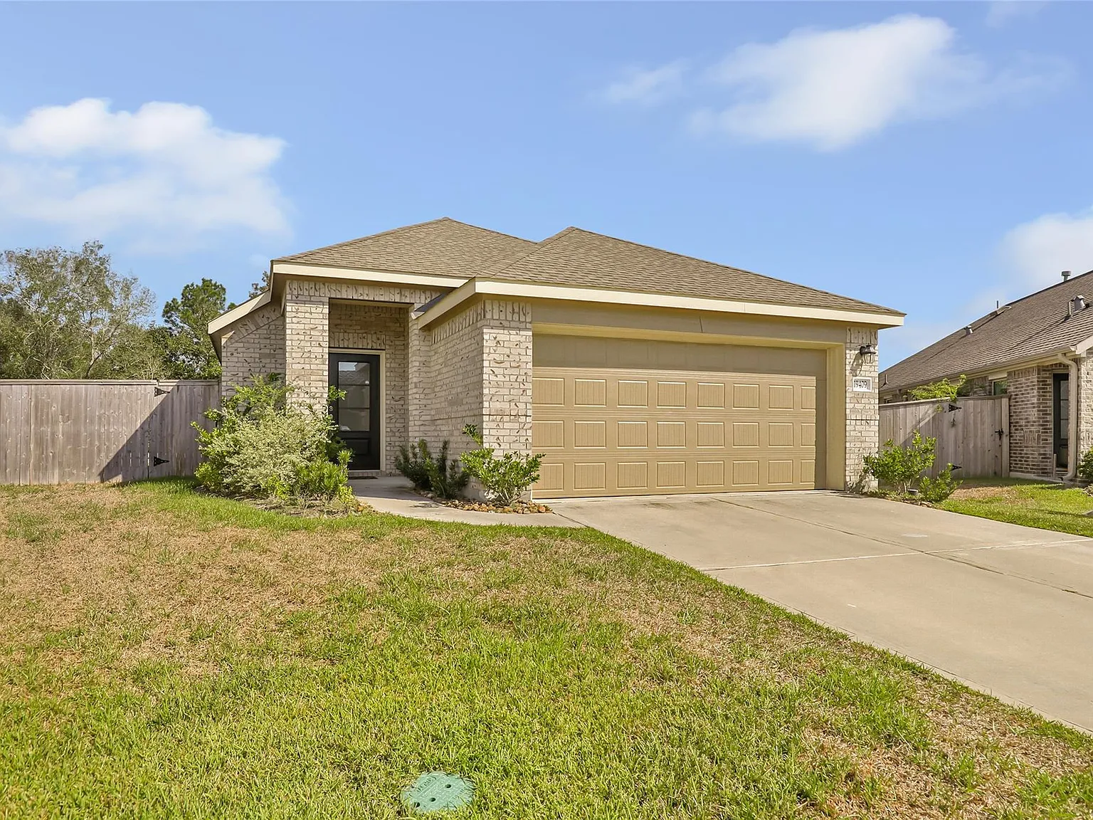3 bed, 2.0 bath, 1515 sqft, $2,000 — Photo 2