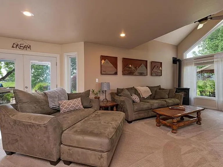 1480 Cresthaven Dr — Photo 19