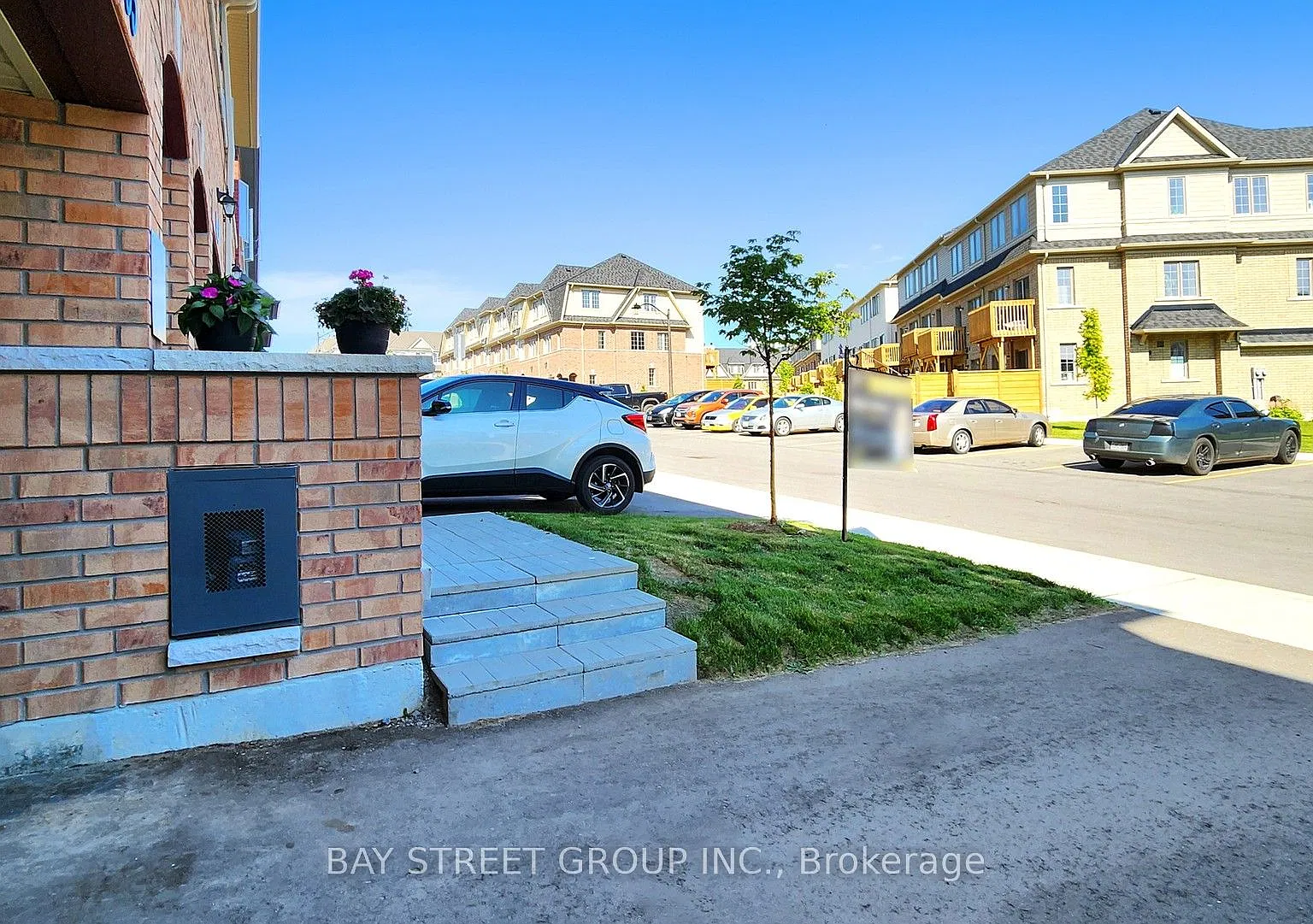 5 bed, $2,900 — Photo 2