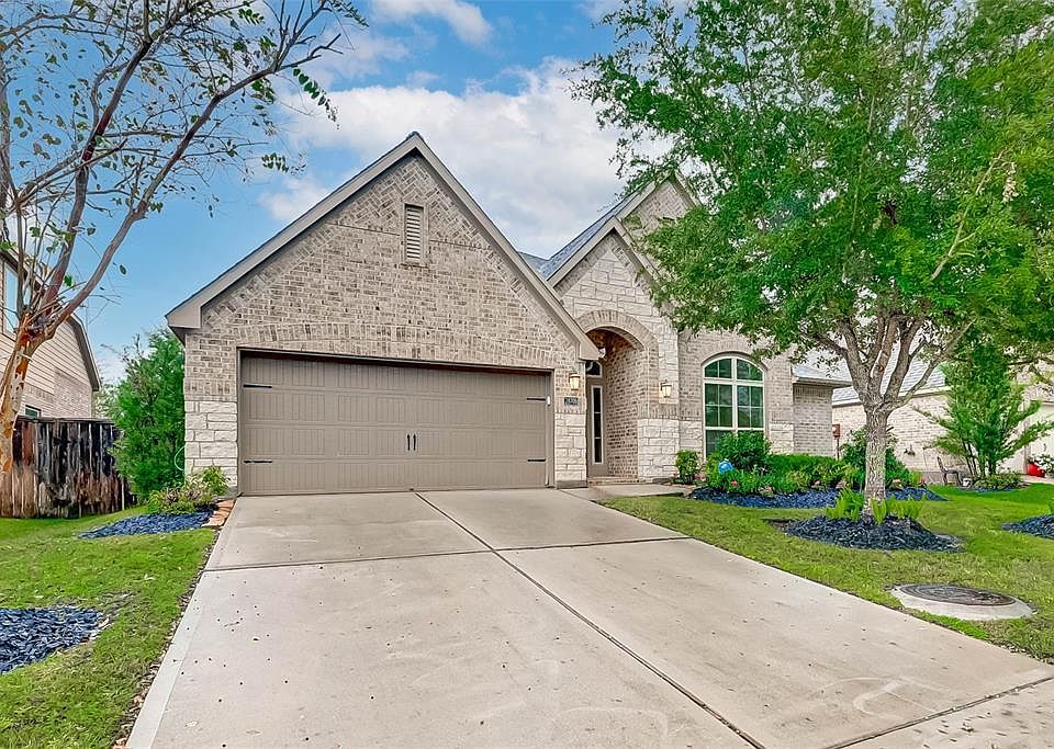 1st image of 28706 Primrose Bluff Dr