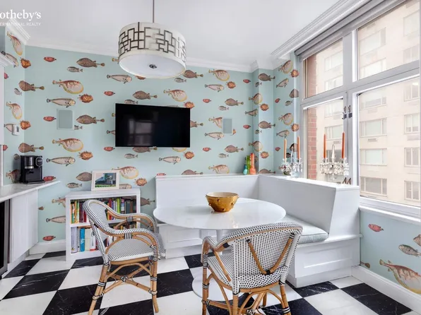 188 East 70th Street image 4 of 11