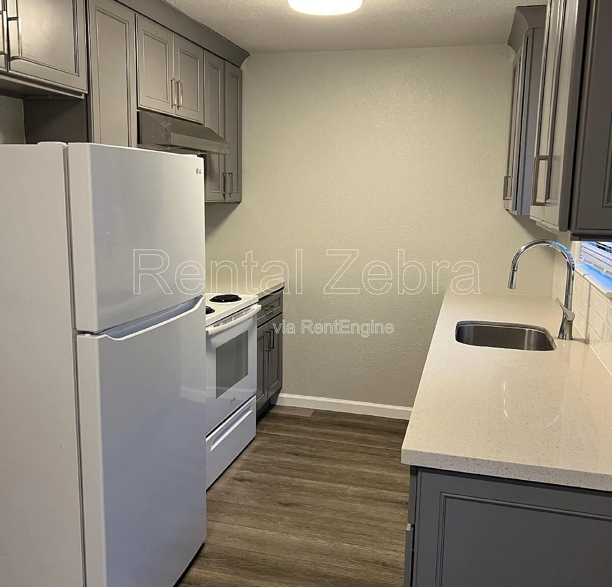 2 bed, 1.5 bath, 875 sqft, $2,299 — Photo 4