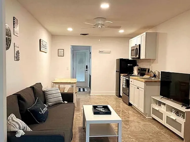 615 Executive Golf Villas #A — Photo 6