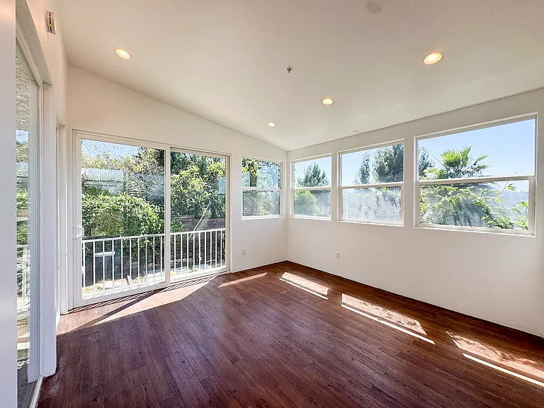 3050 Knob Dr — Photo 37
