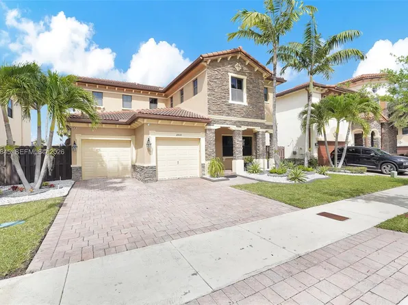 8910 NW 98th Ct, Doral, FL 33178