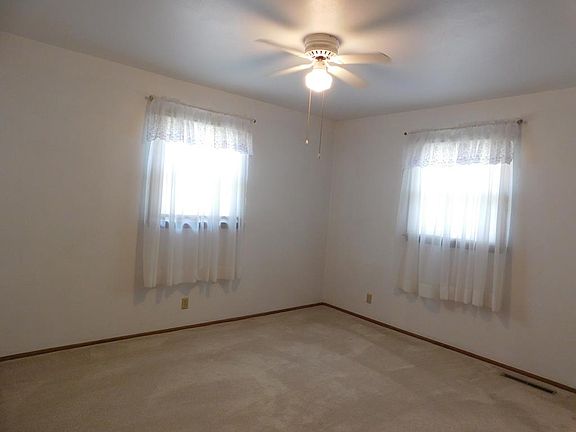 5th image of 1704 Ingalls St