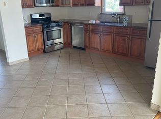 771 9th St #2, Secaucus, NJ 07094