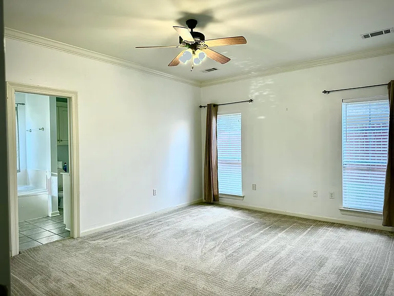 423 Lake Worth Dr — Photo 7