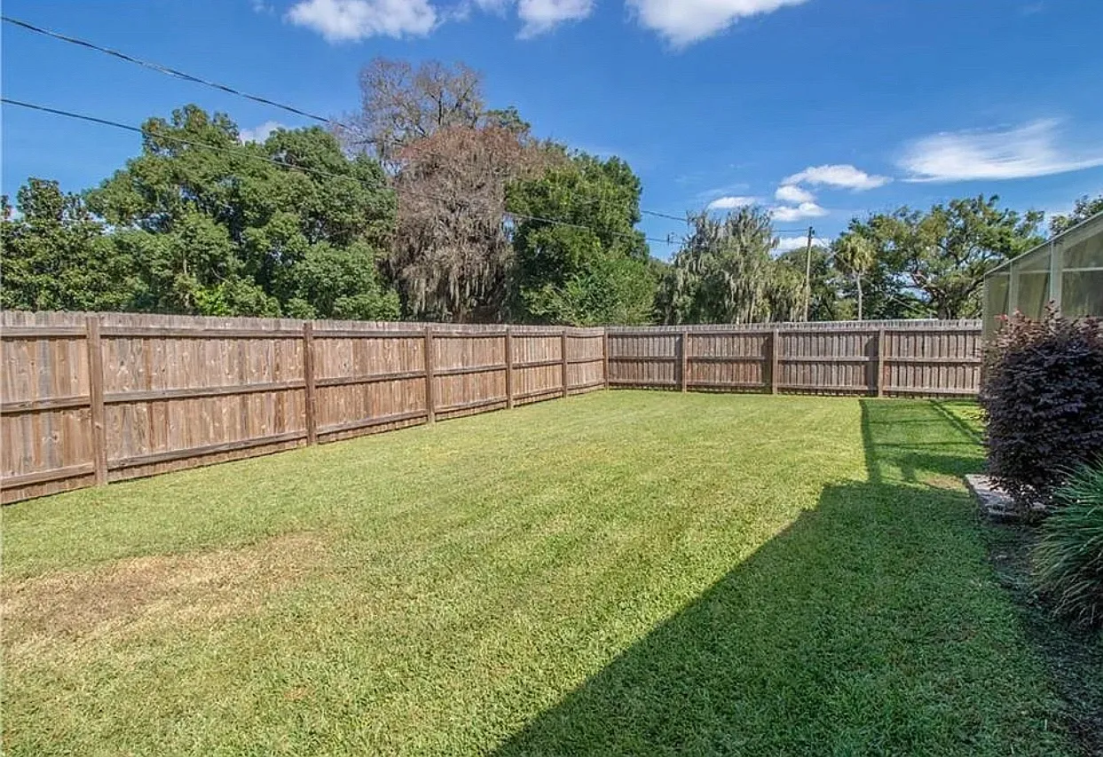 3 bed, 2098 sqft, $2,550 — Photo 3