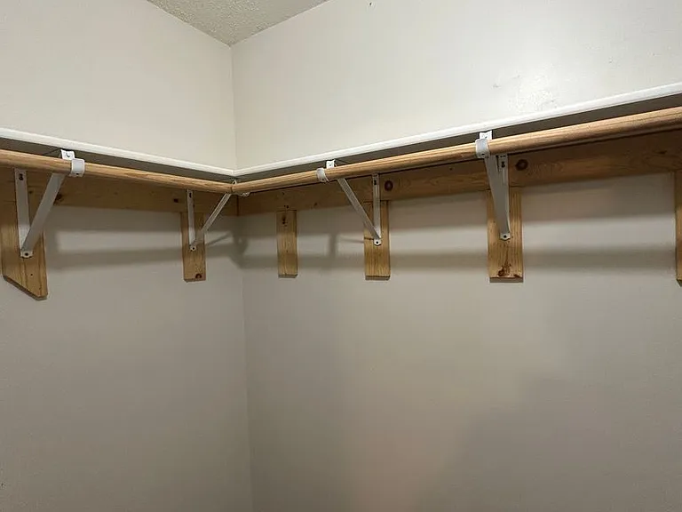 The Heritage House — Photo 8