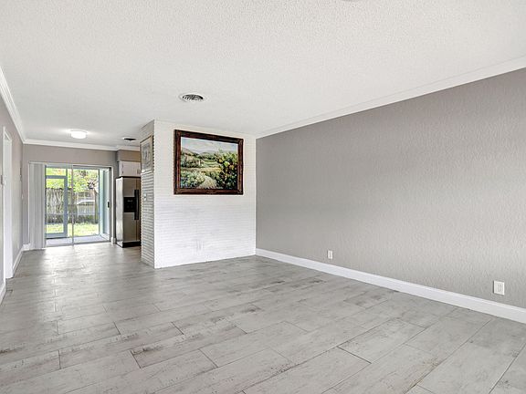 2nd image of 2550 NE 10th Ct