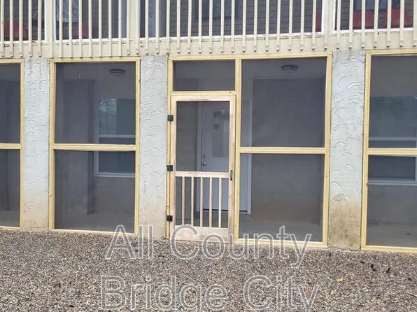 2002B Hampton Shores Dr, Seneca, SC 29672