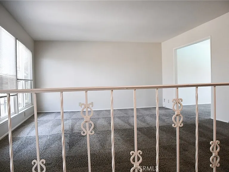 522 E Collins Ave — Photo 5