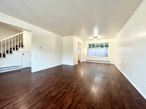 1420 Bellevue Way SE APT 11, Bellevue, WA 98004