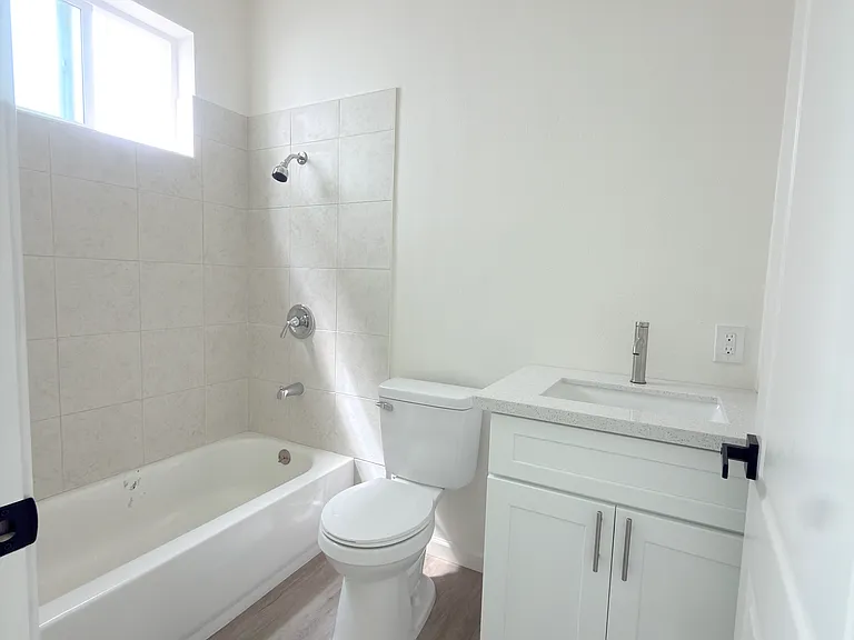 520 W Colden Ave #522-1/2 — Photo 18