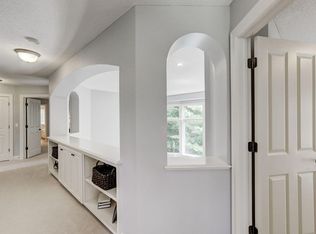 9625 Olympia Dr, Eden Prairie, MN 55347