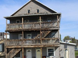 31 1/2 E High St, Red Lion, PA 17356