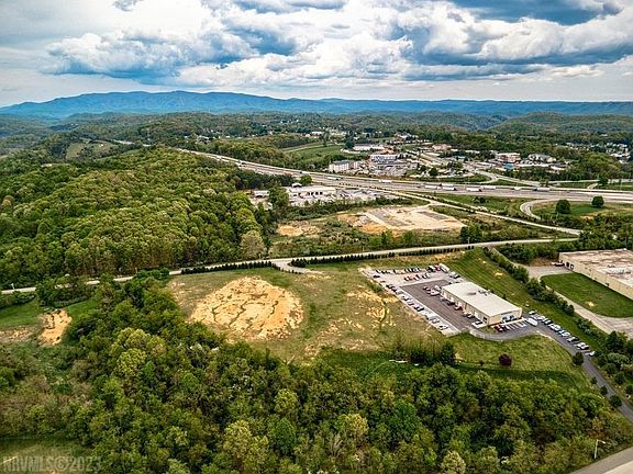 5th image of 350 Industrial Dr