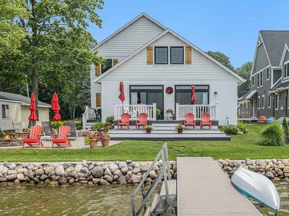 9231 S Catalpa Ave, Newaygo, MI 49337