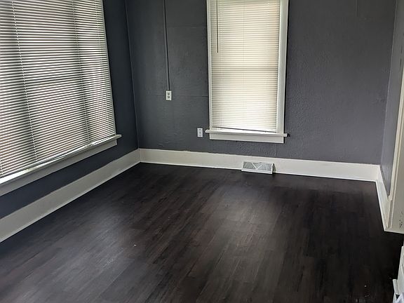 4th image of 236 W Main St