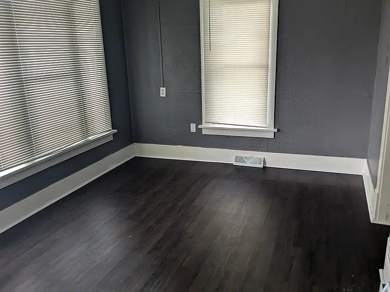 236 W Main St — Photo 4