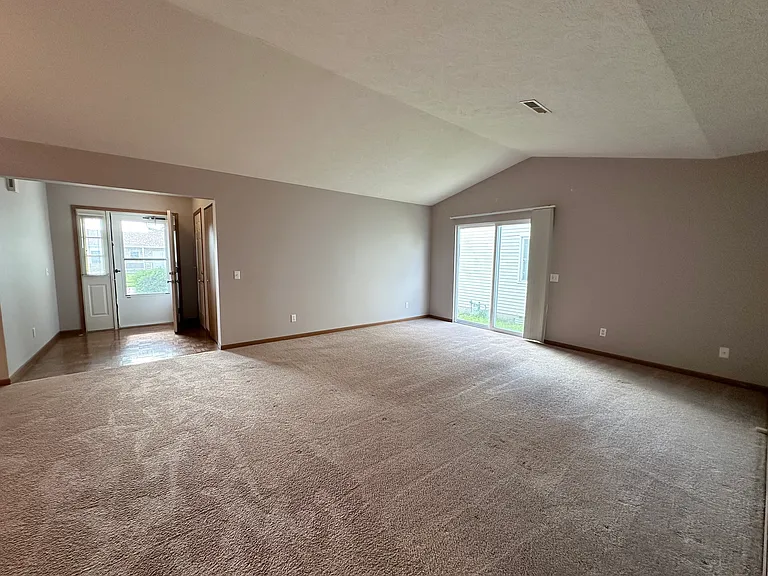 4427 Venetian Dr — Photo 9