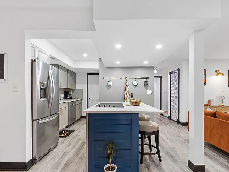 25033 Molokai Dr — Photo 20