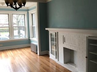 7035 N Ridge Blvd #1, Chicago, IL 60645