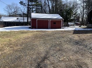 6 Willow Ln, Danbury, CT 06810