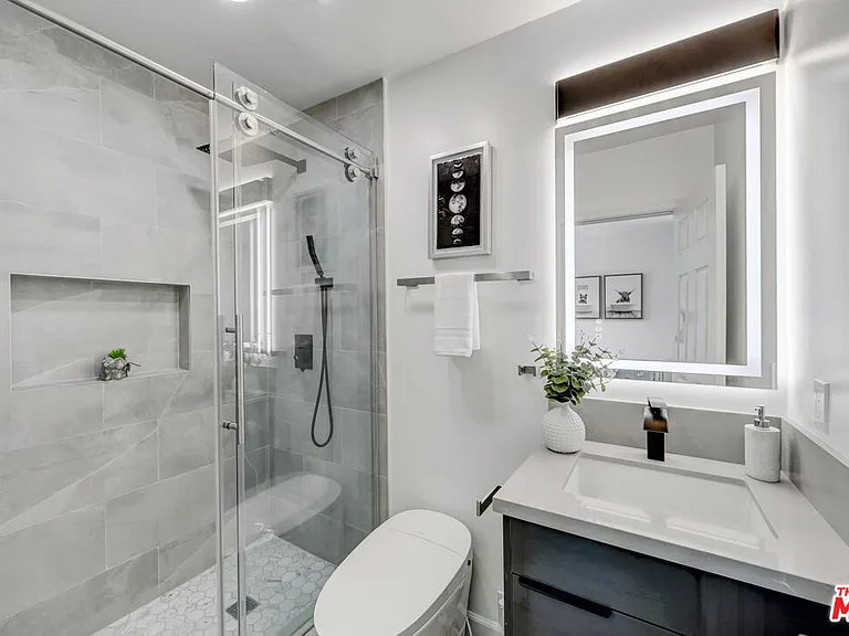 344 S Camden Dr — Photo 20