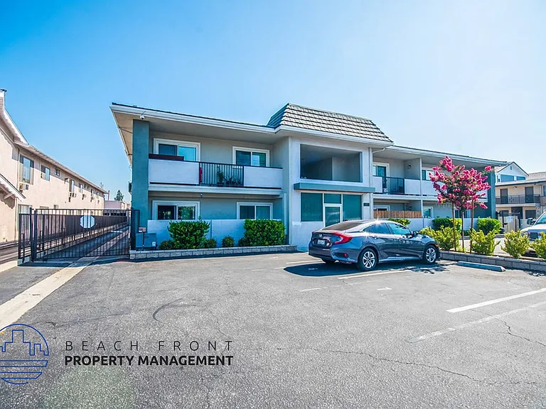 9539 Firestone Blvd. — Photo 11