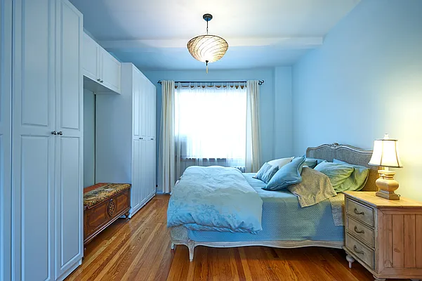 Sold by SKNY | media 15