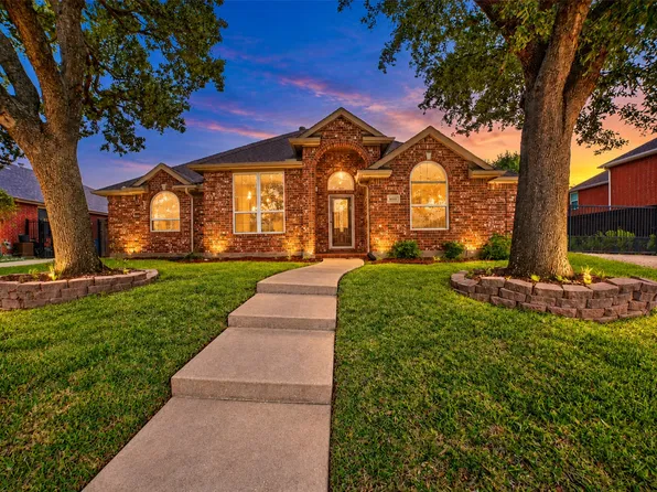 8301 Martha Ln, Rowlett, TX 75088