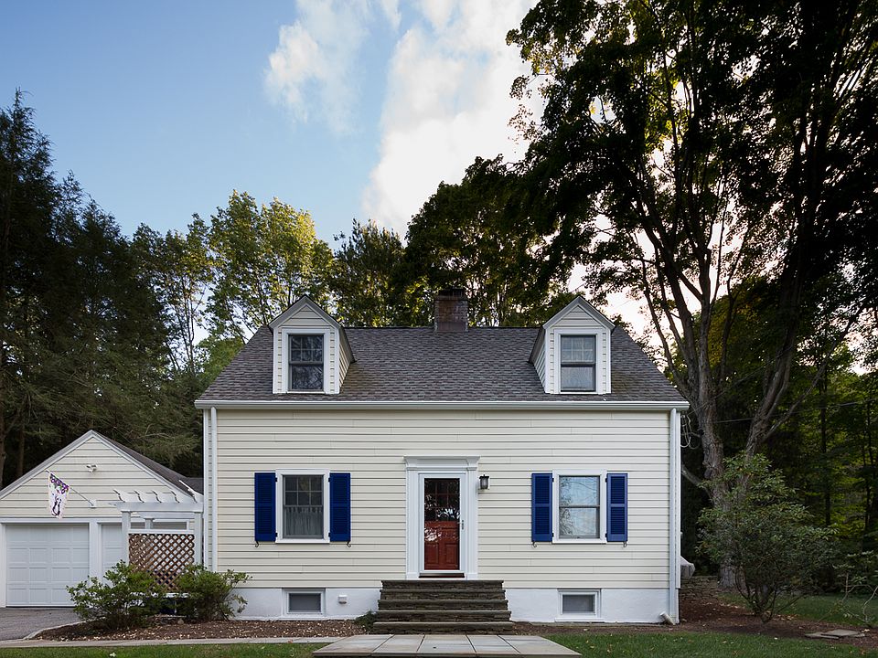 2nd image of 668 Quaker Rd