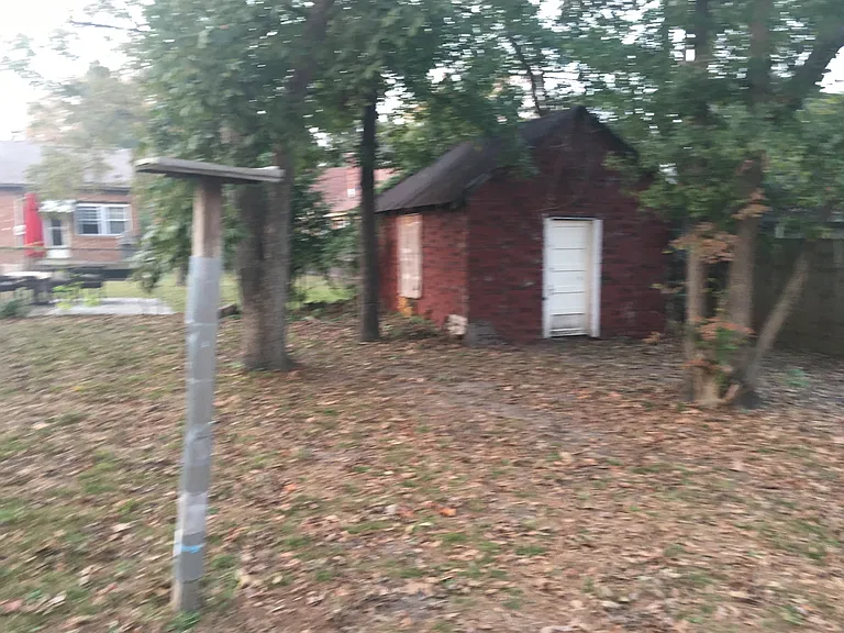 726 Oakland Ave — Photo 4