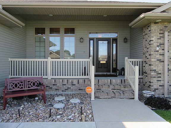 4th image of 4133 Sandalwood Dr