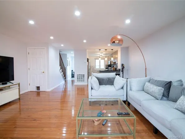 32 Upper Pattagansett Road #11, East Lyme, CT 06333