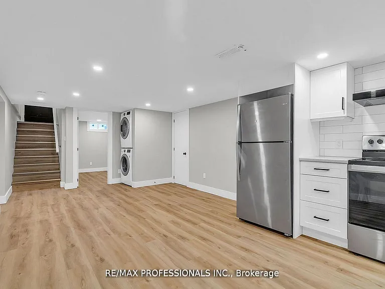 139 Byron Ave #LOWER — Photo 5