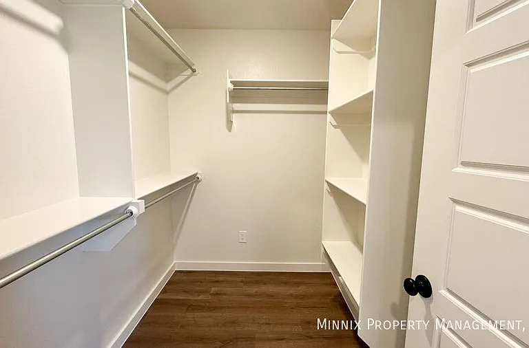 2127 Langford Ave — Photo 12
