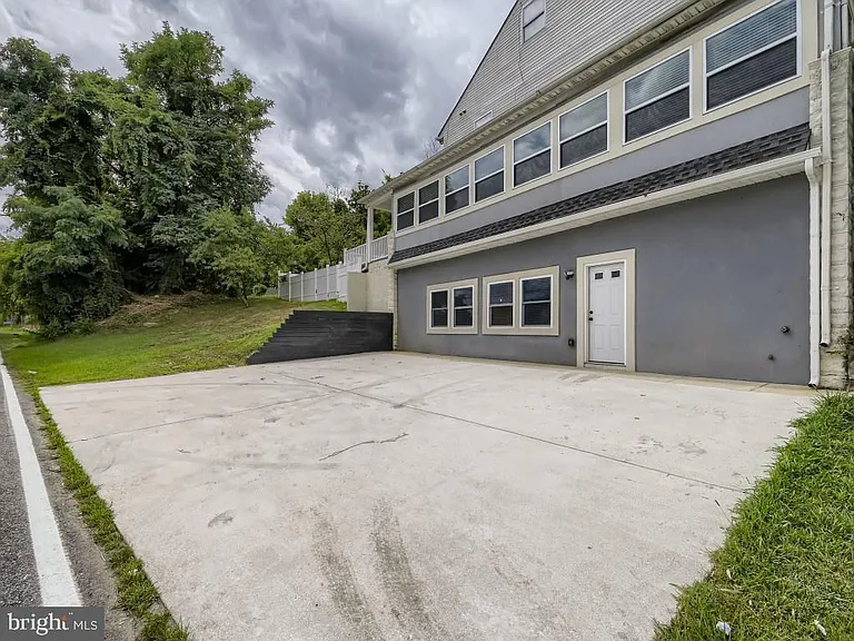 1826 Fairview Ave — Photo 36