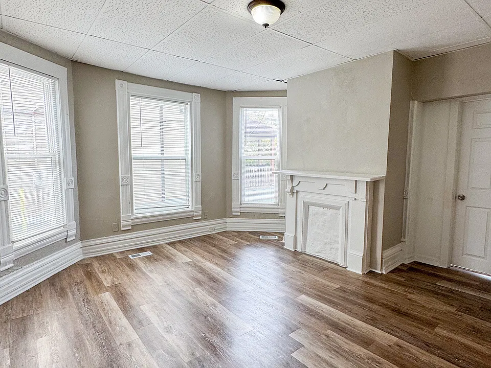 840 Broadway Ave NW #1