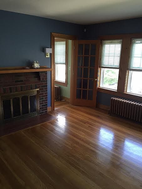 2nd image of 28 Rose Garden Cir
