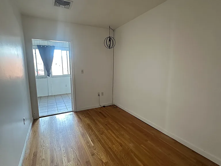 238 Hanover St #2 — Photo 10