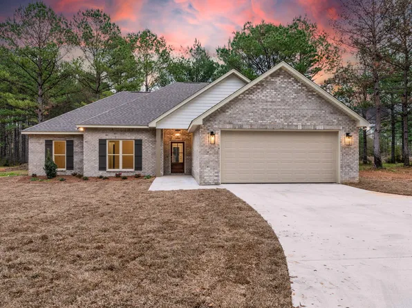 302 Anderson Rd, Hattiesburg, MS 39401
