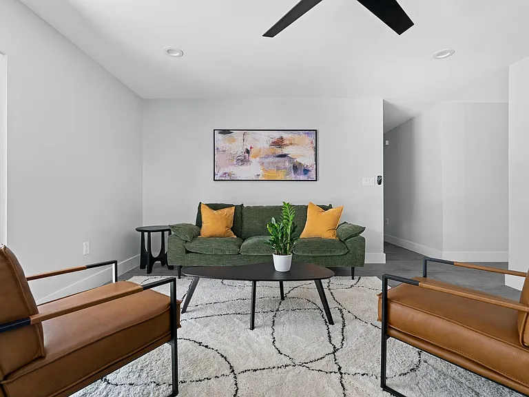 2102 Falcon Hill Dr — Photo 6