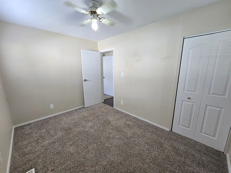 9809 Old Six Mile Ln — Photo 33